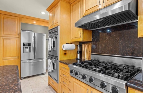 Sherman Oaks House | GORGEOUS VILLA IN SHERMAN OAKS PRIVATE LOCATION