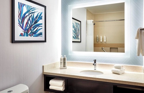 Valencia Hotel | Grand Poolside King | Sunlit Open Layout | Steps to Heated Pool & Hot Tub