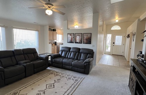 Prescott House | Grand Residence: Queen Suite