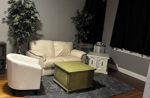 Oakdale House | Grandmas house. Peaceful 2-bedroom get away in Oakdale