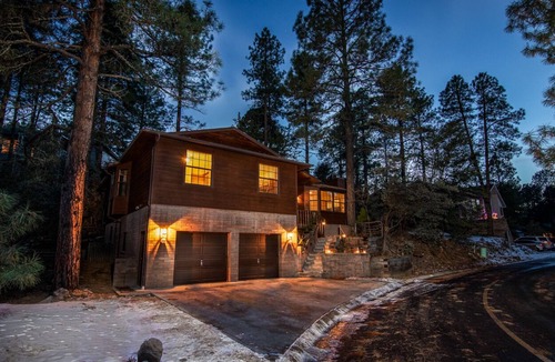 Prescott House | Granite Creek Retreat- Beautiful 5 Bedroom Home 5 minutes from Whiskey Row