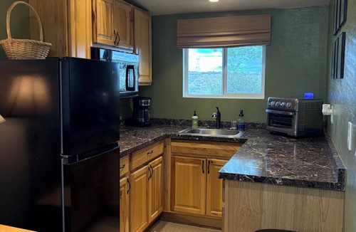 Iron Springs Apartment | Granite Mountain 1-bedroom apartment in charming Prescott- close to trails