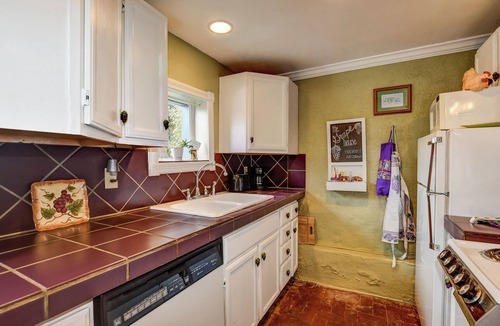 Prescott Cottage | Grape House Downtown