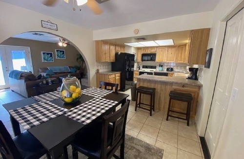Bullhead City House | Great 3 Bedroom House! 1/4 mile to Rotary Park, Boat Ramp, Beaches, etc.