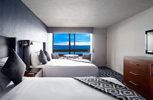 Monterey House | Great Location & Amenities! 3 Comfortable Units, Bike Rentals, Outdoor Pool
