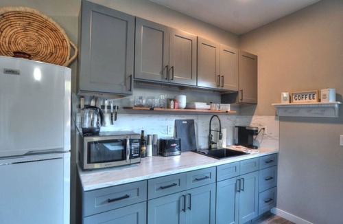 Spring Valley House | Greeco Suite · *New Listing* Hidden Gem Upgraded 1-Bedroom Suite