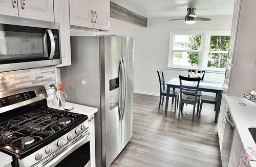 Belmont Heights House | Greenbelt Guesthouse – A Perfect Fit for 2! Cozy Home in Highly Walkable Area