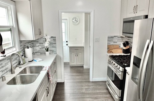 Belmont Heights House | Greenbelt Guesthouse – A Perfect Fit for 2! Cozy Home in Highly Walkable Area