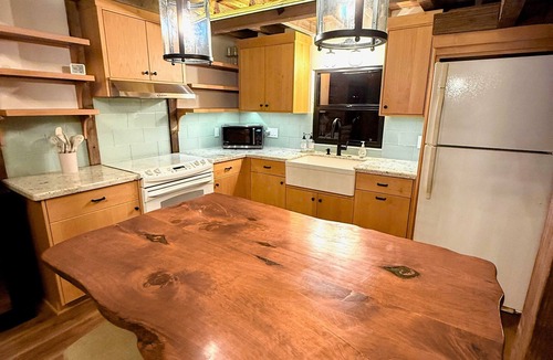 Payson House | Greenspaces, Deck w/River & Mt VIEWS, Trails, Near Water Wheel Hiking Trailhead