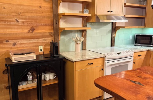 Payson House | Greenspaces, Deck w/River & Mt VIEWS, Trails, Near Water Wheel Hiking Trailhead