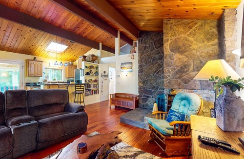 Anchor Bay House | Gualala 3BR hot tub — Cozy House with Ocean Views, Privat