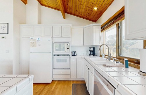 Gualala House | Gualala 3BR hot tub — Gualala ocean-view home with privat