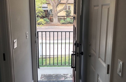 North Central House | Guest Place in Pasadena w/Private Entrance