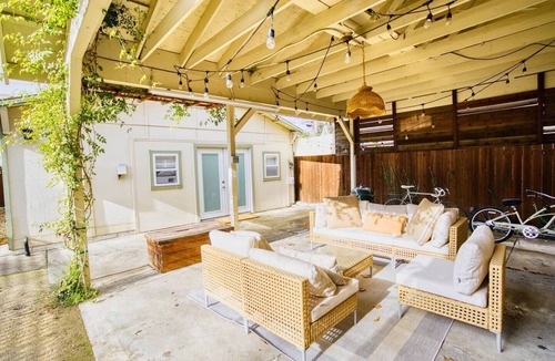 Land Park Cottage | Guesthouse in Friendly, Walkable Neighborhood
