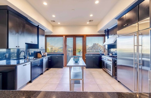 Pinnacle Peak House | HÓZHÓ Collective at Lone Mountain