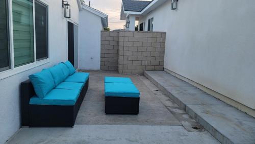 Westminster House | H&H Modern Lux 4BD 1 King Suite 3 Queen SoCal Disney