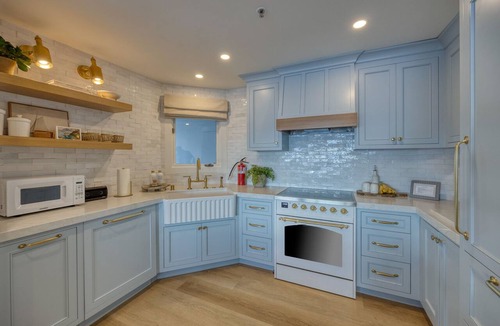 Avalon Condo | H163: Beautifully Remodeled 2bd Villa w/Views