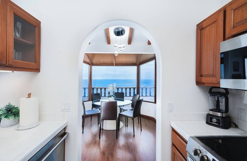 Avalon Condo | H245 10/10 stars! Immaculate & Only 21 Steps+ New Golf Cart. Insane ocean views.