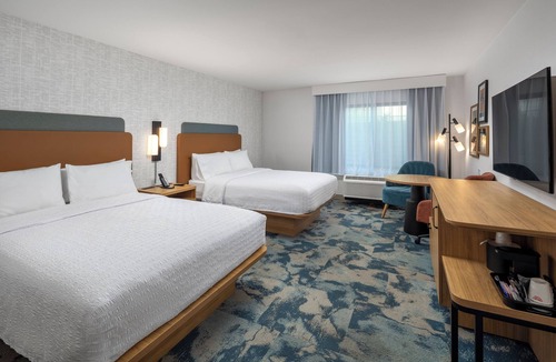 Midway District Hotel | Hampton Inn & Suites by Hilton San Diego SeaWorld Near Old Town