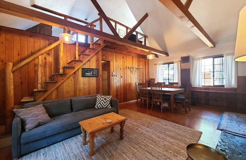 Tahoma Cabin | Hanna's Cabin - 1 bedroom, loft 1 bathroom