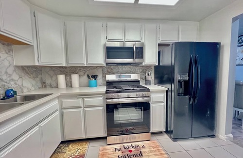 Midway City House | Happy Disneyland 3 Bedroom Home