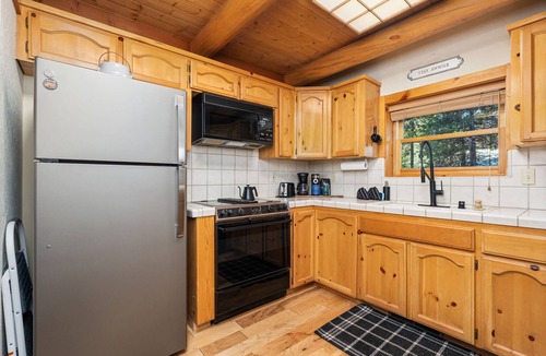 Shaver Lake Cabin | Happy Trails | Designer Log Home | Winter Escape