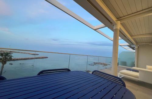 Solenzara Apartment | Haut standing- Face à la mer! 3 chambres-piscine semi olympique