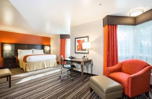 Shoreline West Hotel | Have a Super Time at the Holiday Inn Express Mountain View South Palo Alto!