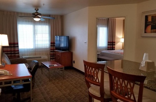 Victorville Hotel | Hawthorn Suites