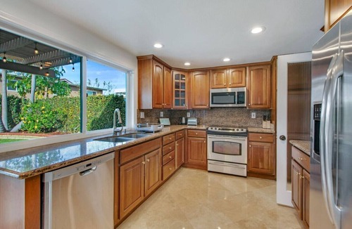 Huntington Beach House | HB Glacier - Pool, Central, 3.4 Miles To Beach