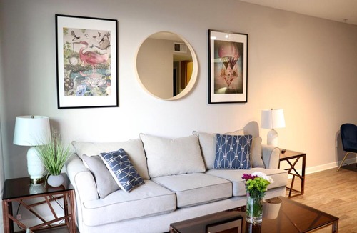 Wilshire Montana Apartment | Heart of Santa Monica Promenade Studio Free Parking
