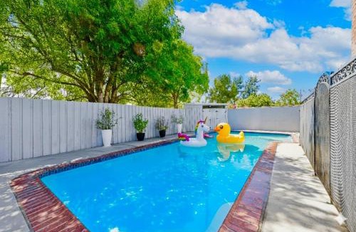 Encino Village House | Heated Pool Oasis Close to Attractions