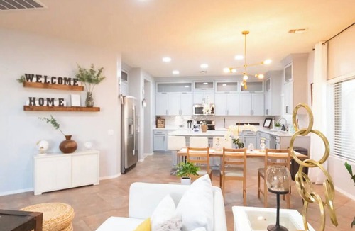 Laveen Village House | heated Private pool 5bd 3 ba 3 garage Laveen