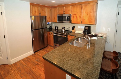 South Lake Tahoe Hotel | Heavenly Village Condos - Timber Lodge