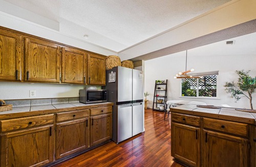 McKinleyville House | Hedge Rose Near Cal Poly, Airport, Redwoods