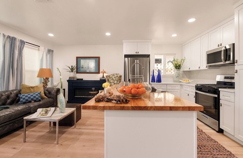 North Hollywood Hotel | Heritage Design Luxury Bungalow with Modern Amenities