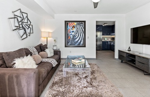Old Las Palmas Condo | Hermosa Hideaway - Incredible Mid-Century Condo