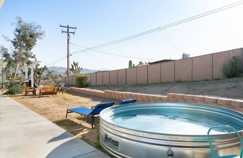 Yucca Valley House | Hillside Desert House - Hot Tub, Fire Pit and BBQ!