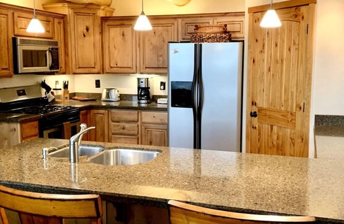 Mountain Club Ski Chalet | Hilltop Chalet-*Stunning Views*, 3mi from downtown