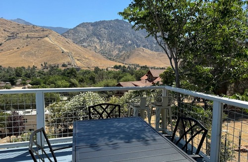 Kernville House | Hilltop Kern River Nest Retreat - 3 separate units 4 bdrms Perfect for a Group