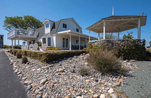 Paso Robles House | Hilltop Vineyard Home w/360 Views, Pool & Fire Pit!