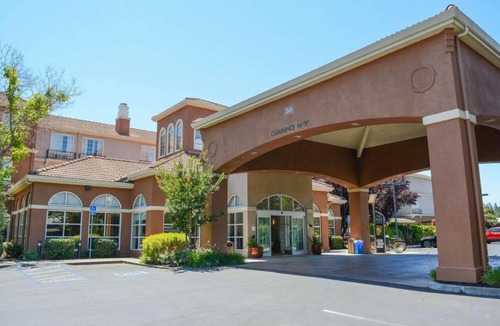 Napa Hotel | Hilton Garden Inn Napa