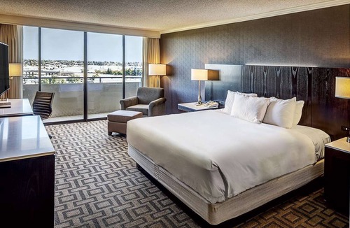 Sacramento Hotel | Hilton Sacramento Arden West