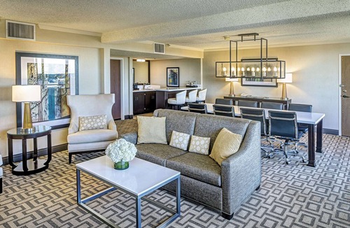 Sacramento Hotel | Hilton Sacramento Arden West