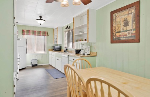 Big Bear Lake Cabin | Historic 3BR Lodge House in Big Bear Lake | Pool Table, Lake Walk
