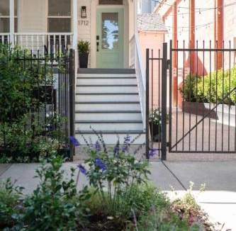 Downtown Sacramento House | Historic Cottage + Modern Luxury Walk to Capitol