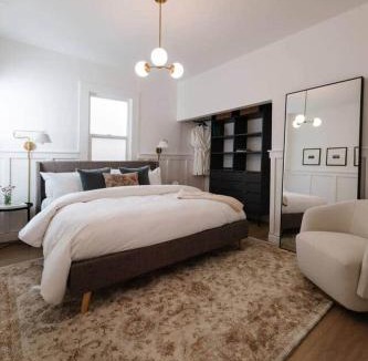 Downtown Sacramento House | Historic Cottage + Modern Luxury Walk to Capitol
