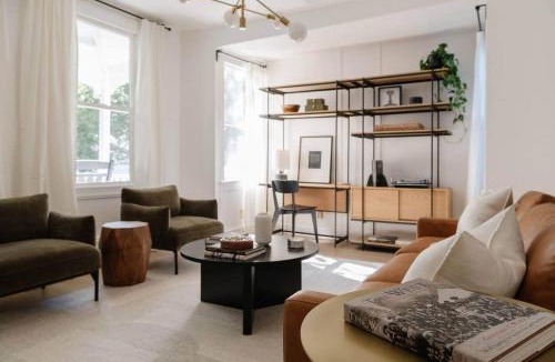 Downtown Sacramento House | Historic Cottage + Modern Luxury Walk to Capitol