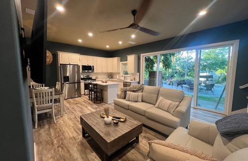 Folsom House | Historic Folsom Craftsman Retreat + Luxury Pool House Pool Walk to Sutter St
