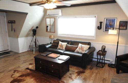 Julian House | Historic Gold Town Loft A-Frame 1 Bedroom with sofa sleeper WIFI